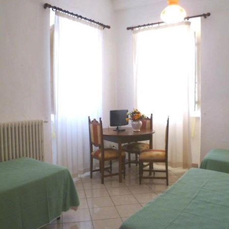 Albergo Ape Elbana Portoferraio Exterior photo