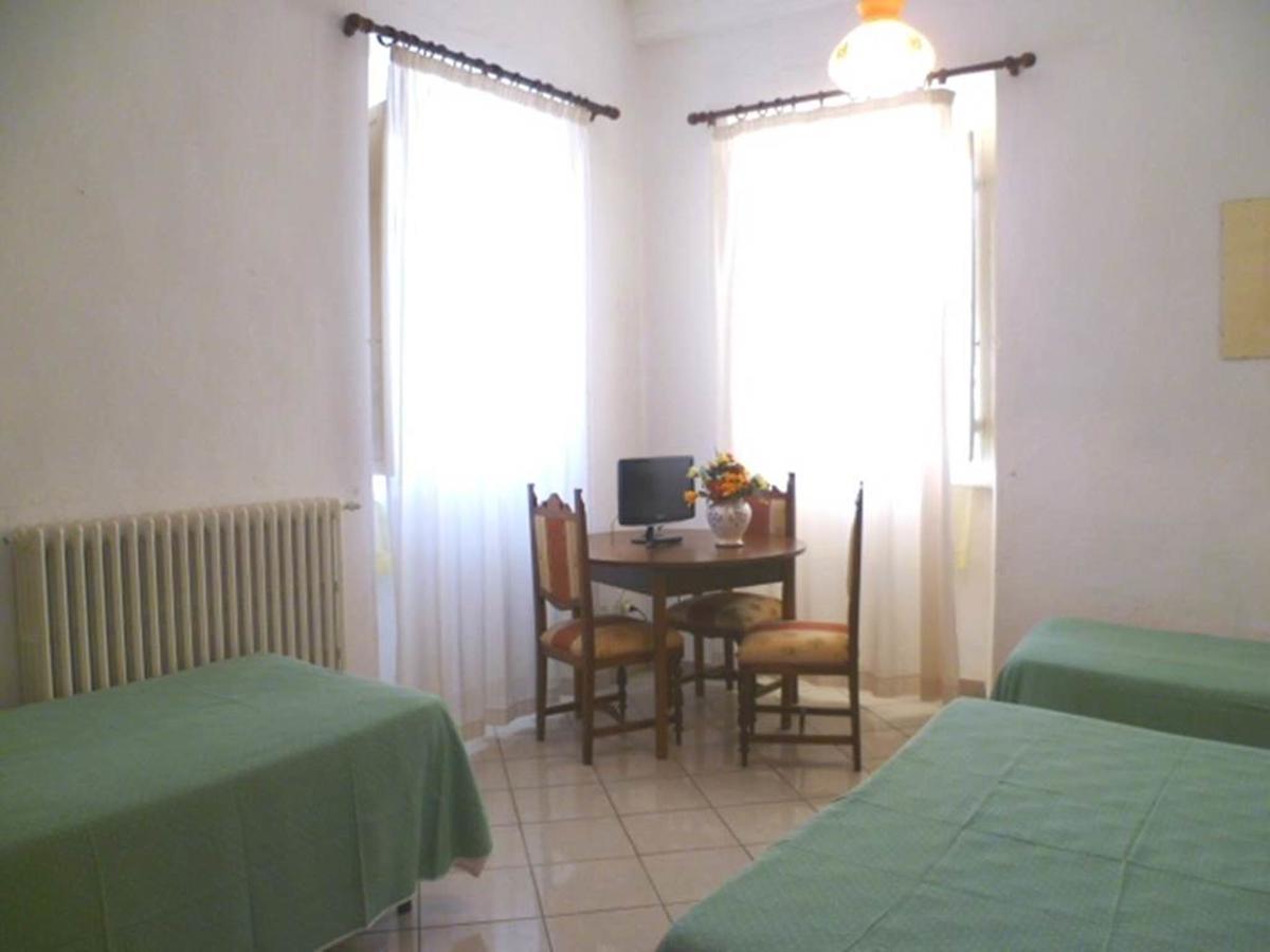 Albergo Ape Elbana Portoferraio Exterior photo