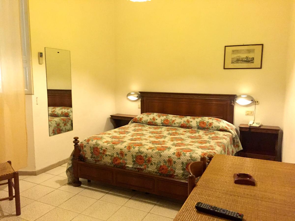 Albergo Ape Elbana Portoferraio Exterior photo